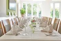 Schwanenhof Hotel Und Restaurant Hotels in Wegberg