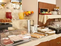 Hotel Adriano Отели рядом с достопримечательностью «Арена «ПалаРуффини»»
