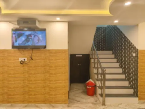 จี แอล พาเลซ