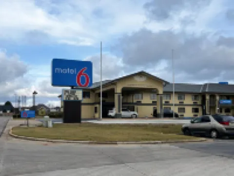 Motel 6 Prattville Al