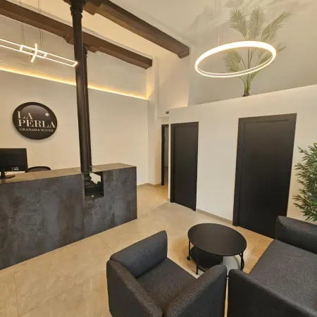 La Perla Granada Suites