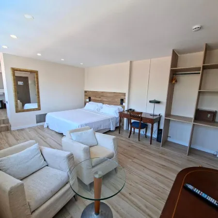 Hotel 153