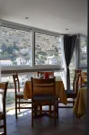 Kastro Hotel - Pemandangan Pantai
