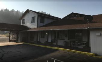 Lone Pine Motel