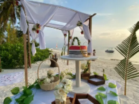 Endheri Sunset Hotels in Dhangethi