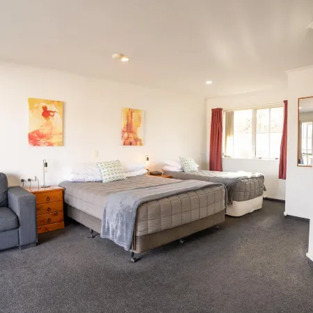 Alexandra Heights Motel