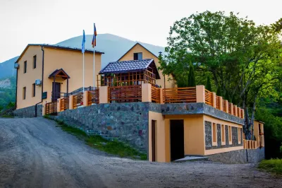 DiliVita Rest House Các khách sạn ở 