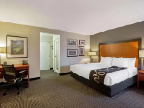 La Quinta Inn & Suites by Wyndham Harrisburg Airport Hershey Hotels in Dauphin County