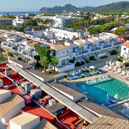 Parque Nereida Suites Hotel Отели рядом с достопримечательностью «Пляж Кала-Торта»