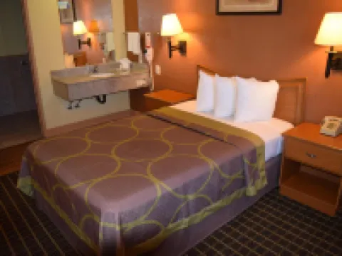 ซุปเปอร์ 8 บายวินด์แฮม อาซูซา โรงแรมในอาซูซ่า