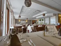 โดแมน ดี ลา ฟอเรต ดอริเอ็นท์, โรงแรมโลจีส์, ร้านอาหาร, สปา & กอล์ฟ