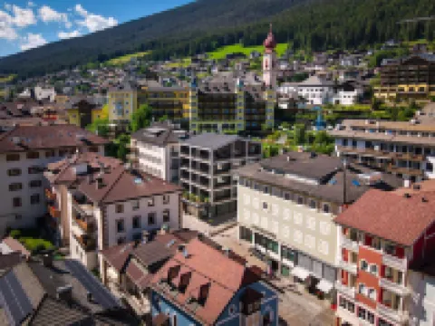 อากีลา โดโลไมตส์ เรสซิเดนซ์