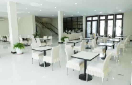 Crystal City Hotel