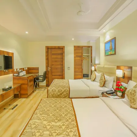 Hotel Hira Inn-10Mins from Railway Station & Bus Station