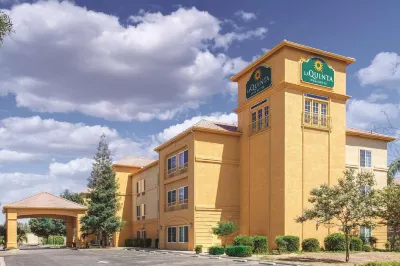 La Quinta Inn & Suites by Wyndham Bakersfield North Hotel in zona Meadows Field Airport