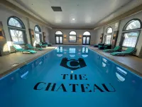 The Chateau Bloomington Hotel and Conference Center - Kolam Renang