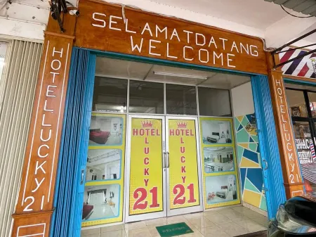 Hotel Lucky 21 Syariah Mitra RedDoorz Отели в г. Lubuk Linggau Timur I