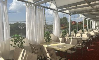 Amaks City Hotel
