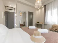 Plaka Hotel I โรงแรมใกล้หาด Plaka Beach