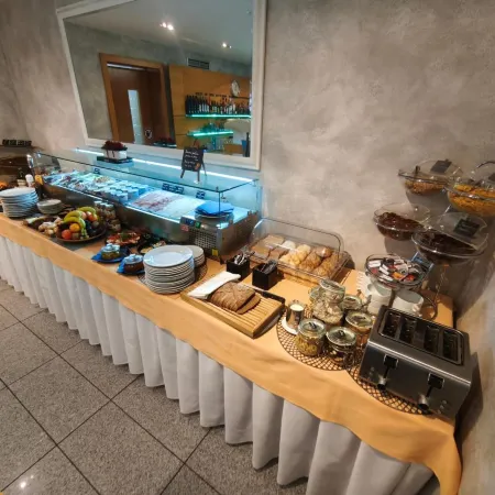 Felicity Garni Hotel
