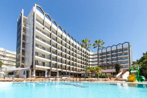 Golden Avenida Family Suites 4 Sup - شرفة