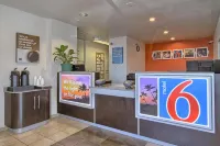 Motel 6 Tulare, CA