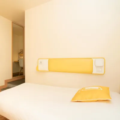 Bloomrooms @ New Delhi Railway Station Hotels near Indian Railways