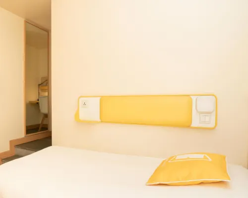 Bloomrooms @ New Delhi Railway Station Hotels near Sundar Nagar