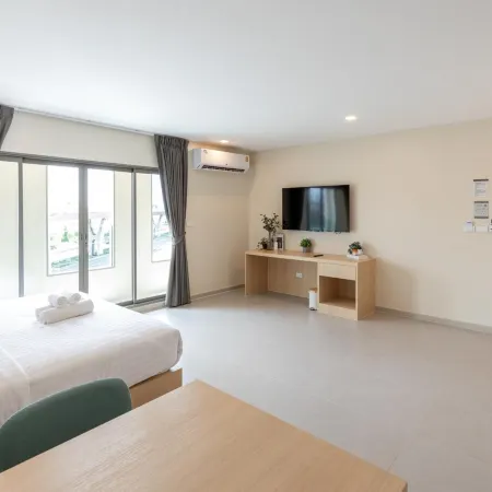 Good nine Hotel
