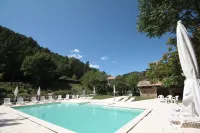 Logis Hôtel Restaurant le Domaine de l'Eau Vive - Pools