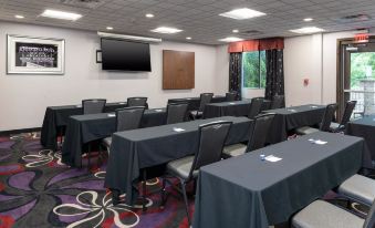 Holiday Inn Express & Suites Columbus - Polaris Parkway