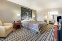 Super 8 by Wyndham Monroe West Hotels in West Monroe