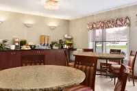 Travelodge by Wyndham Owen Sound Hotels in Kemble
