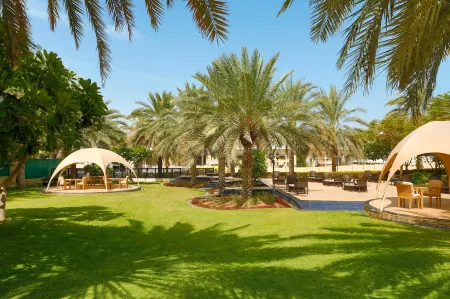 Sheraton Oman Hotel Отели в г. Мускат