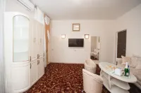 Hotel Tria