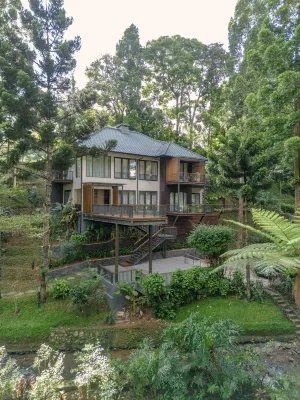 Plataran Puncak Villas Hotels in North Tugu