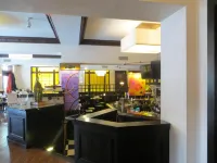 Carleton of Oak Park - bar