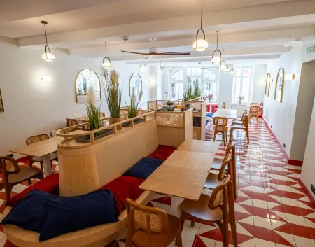 Sure Hotel by Best Western Centre Beaune Отели рядом с достопримечательностью «Marche aux Vins»