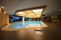 Ramada Plaza by Wyndham Konya - ที่มีสระว่ายน้ำ