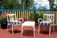 Avocado Sunset Bed & Breakfast Hotels in Wongawallan