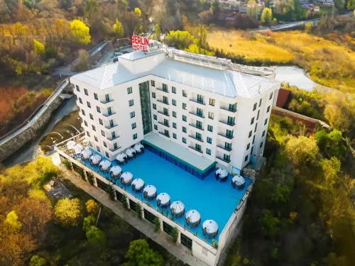 特拉布宗柏林套房酒店 - 露台
