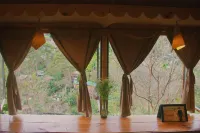 Cú Trên Cây Homestay