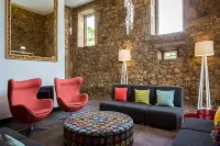 Cerca Design House Hotels in Fundao