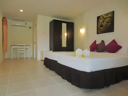 Terra Selisa Hotel Отели рядом с достопримечательностью «Tham Phraya Nakhon»