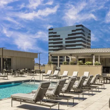 The Jung Hotel and Residences Отели рядом с достопримечательностью «Френчмен-стрит»