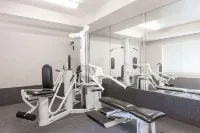 Ramada by Wyndham Bakersfield North - Gym