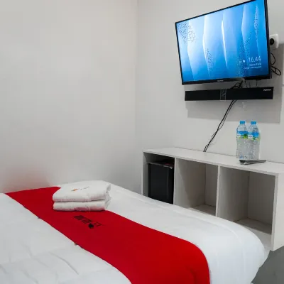 Kaza Guest House Syariah Pontianak Hotels in Pontianak Kota