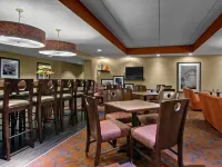 Hampton Inn Appleton (Fox River Mall Area) - breakfast