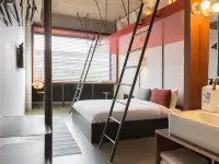 Volkshotel Hotels near Oost
