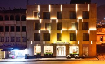 Waxwing Hotel
